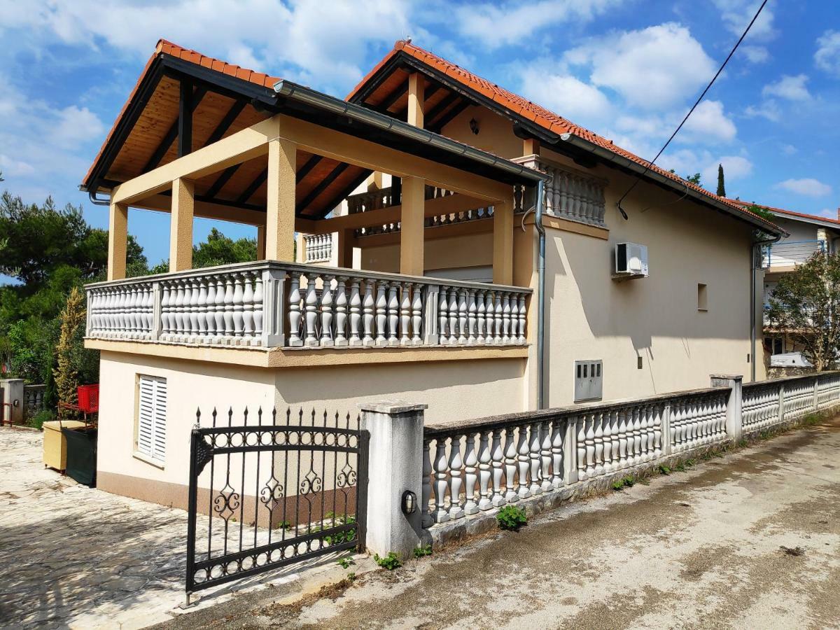 Punta Blava - Front, Ideal For Kids, Large Terraces With Sea View, Internet, Netflix, No Pets Allowed, 3kw Ev Ch Apartamento Obrovac