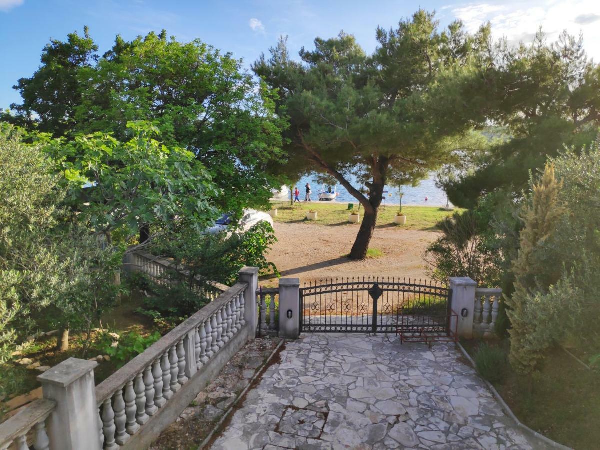 Punta Blava - Front, Ideal For Kids, Large Terraces With Sea View, Internet, Netflix, No Pets Allowed, 3kw Ev Ch Apartamento Obrovac